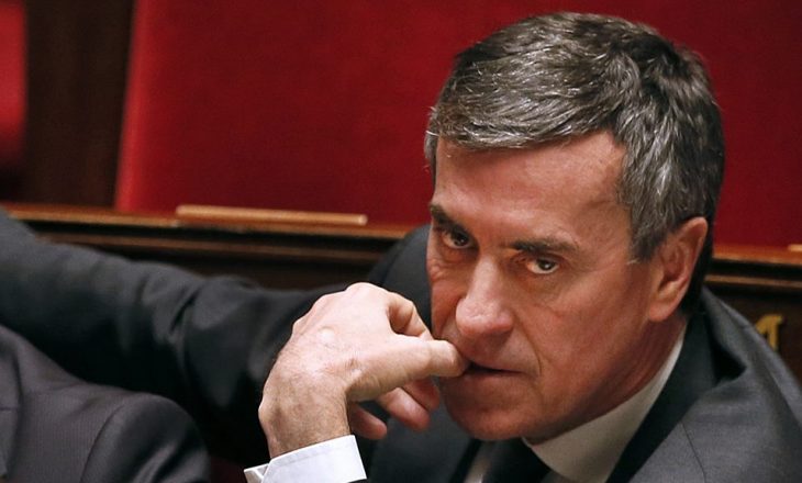 Ish-ministri francez gjykohet për fshehjen e 600 mijë eurove