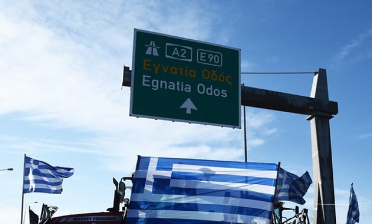 Greqia arreston tre britanik të armatosur rëndë