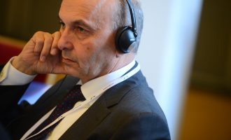 Kryeministri flet për biznes, nuk e përmend terminalin e djalit të tij