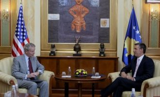 Situata politike ‘mobilizon’ ambasadorët