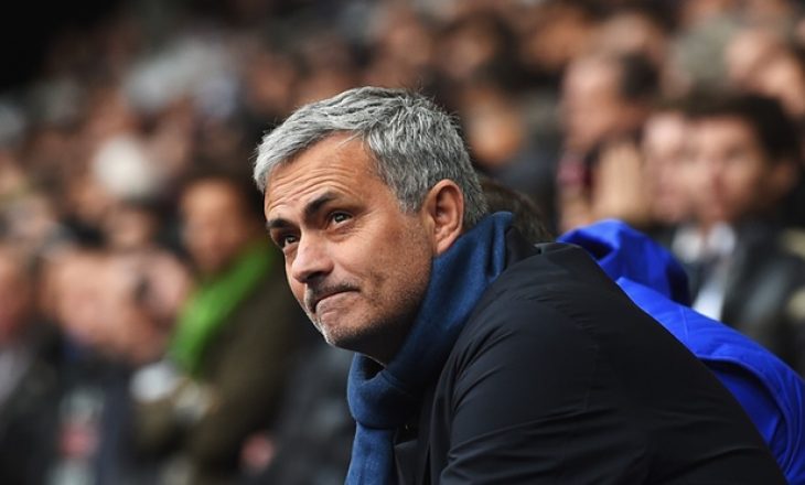 Mourinho fajëson futbollistët për humbjen