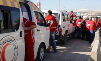 Arrijnë ndihmat në pesë zona të rrethuara të Sirisë