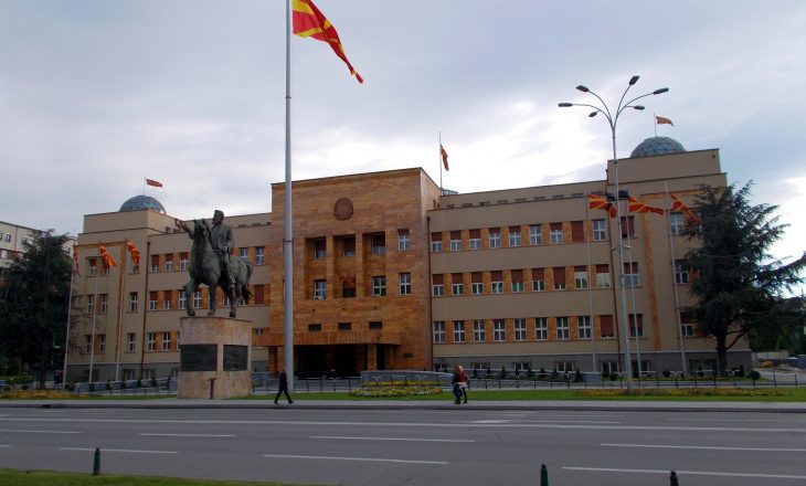 PE shtyn raportin për Maqedoninë, shkak kriza