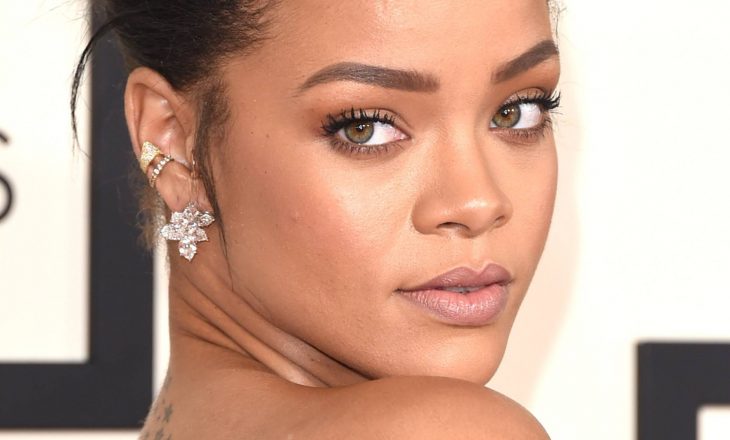 Rihanna nuk iku nga Grammy për shkak të problemit me zë