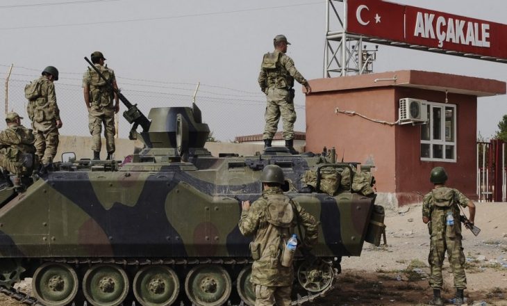 Ushtarët turq përplasen me militantët kurd në kufi me Sirinë