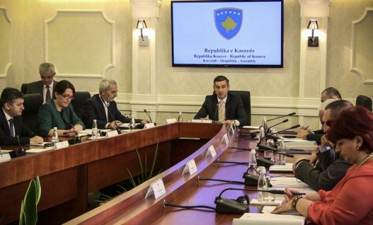 Kryesia sot shqyrton kërkesën për seancë për Astrit Deharin