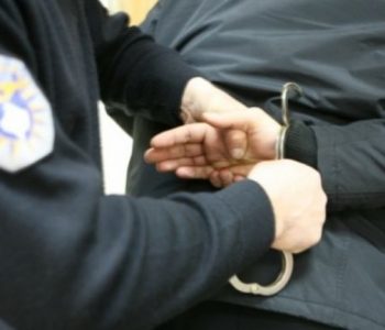 Pjesëtari i AKSH-së i kapur me 12 kilogram eksploziv TNT – lirohen në shtëpi