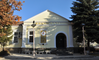 Rektorati distancohet nga gjuha e Kastratit, thotë se rasti do të trajtohet sipas ligjeve