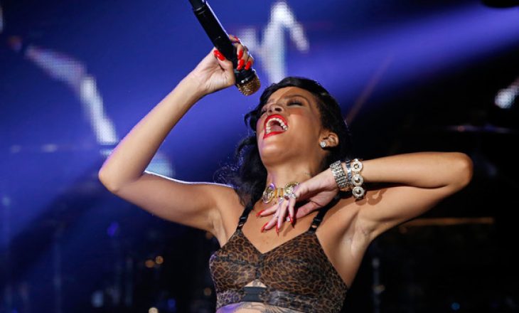 Rihanna-s i “shtjerret” zëri – nuk këndon në Grammy Awards