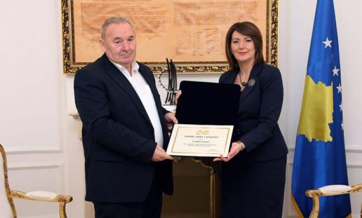 Jahjaga mban rekordin e dhënies së titujve “Hero i Kosovës”