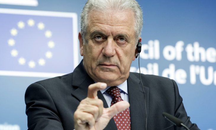Kushtet për liberalizim e sjellin komisionerin Avramapolous në Kosovë