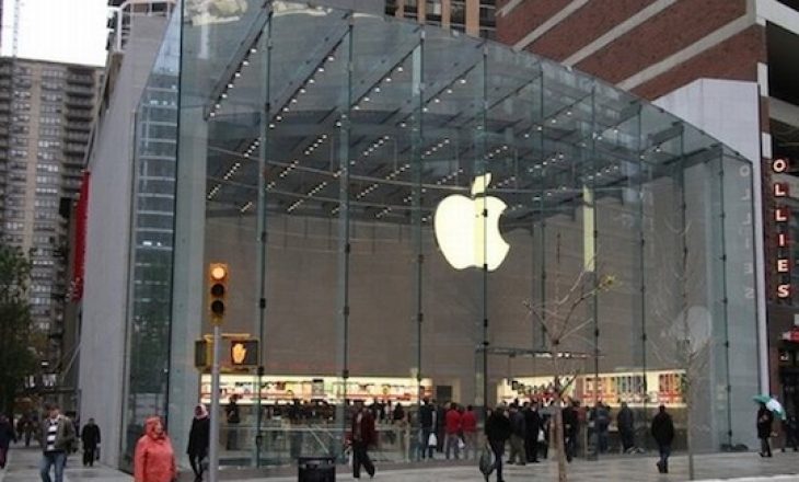 Apple humb më shumë se 50 miliardë dollarë për një ditë