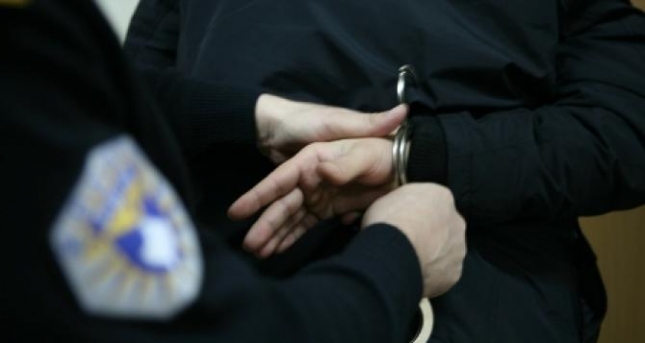 Katër të arrestuar, kapen në flagrancë duke vjedhur