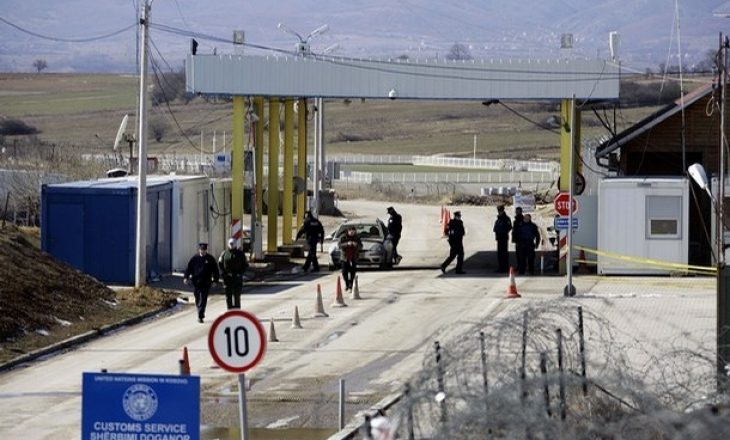 Suspendohen dy zyrtarë doganor