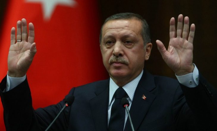 Erdogan rrëfehet pas alivanosjes në xhami