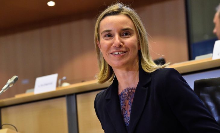 Mogherini arrin në parlamentin e Serbisë, nuk u mirëprit nga Partia Radikale