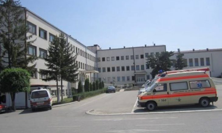 Punëtorët teknik dhe të sigurimit filluan grevë në Spitalin e Gjilanit