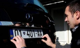Serbia dhe Kosova pajtohen për “targa prej letre”