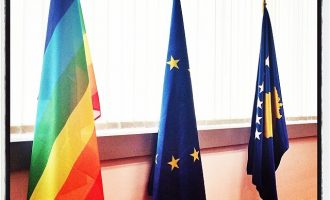 Qeveria do të punësojë një zyrtar nga komuniteti LGBT