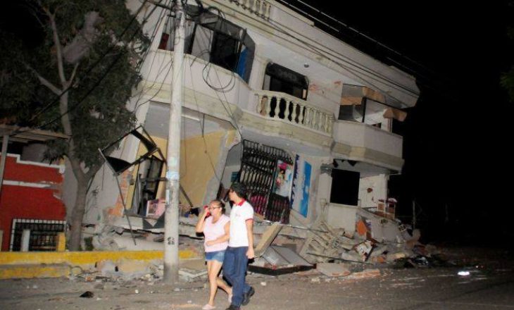Tërmeti në Ekuador lë 77 persona të vdekur