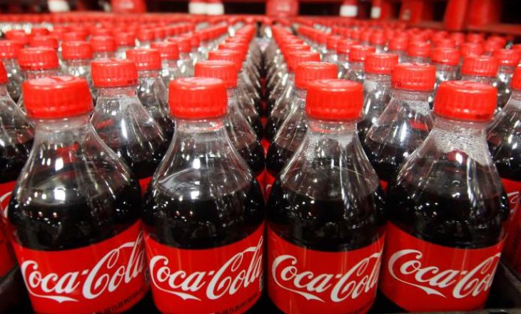 Coca Cola ndalon prodhimin në Venezuelë, mungon sheqeri