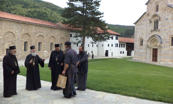 Armiqësia 16 vjeçare e Deçanit me Manastirin e mbrojtur nga UNESCO