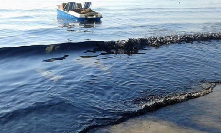 Katastrofë mjedisore në plazhet e Vlorës