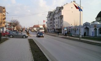 Obiliq: E mitura sulmon një grua