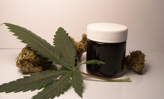 Nisë shitja e vajit të kanabisit në barnatoret e Maqedonisë