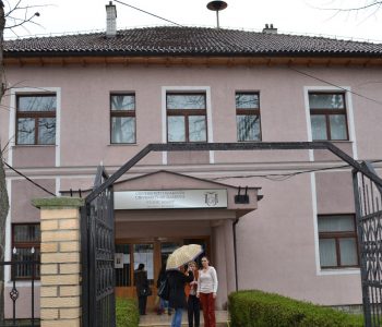 Katër profesorët e UP-së që dyshohet se vodhën mbi 10 mijë euro në Gjakovë