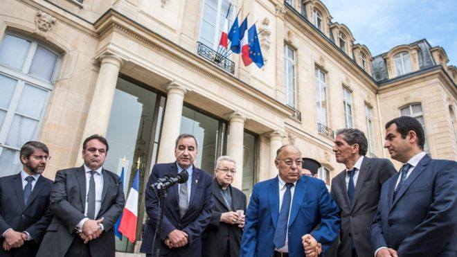 Klerikët fetarë në Francë bëjnë thirrje për më shumë siguri
