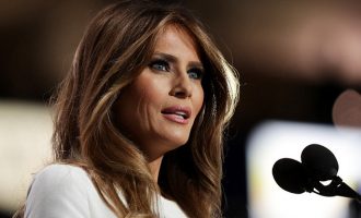 “Daily Mail” detyrohet t’i paguajë dëmshpërblim Zonjës së Parë të ShBA-së