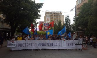 #Protestoj distancohet nga protestuesit anarkistë