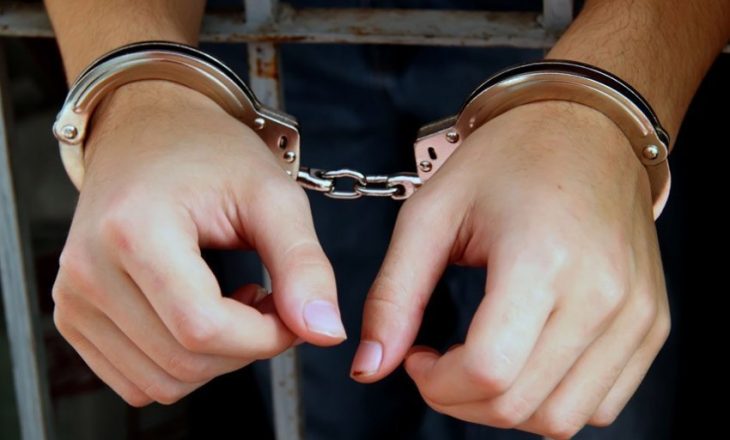 Arrestohen dy 16-vjeçarë për grabitje të armatosur në Prishtinë