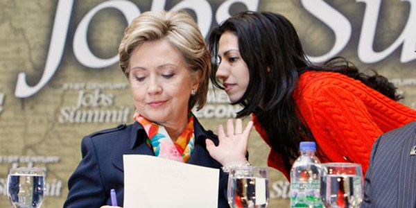 Përse janë aq të rëndësishme emailet private të Clintonit?