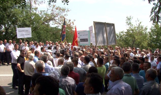 Policia nuk tregon sa ishte numri i protestuesve në Pejë