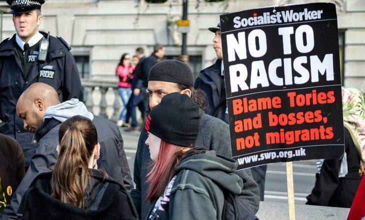 ‘Brexit’ nxitë pabarazinë racore në Britani