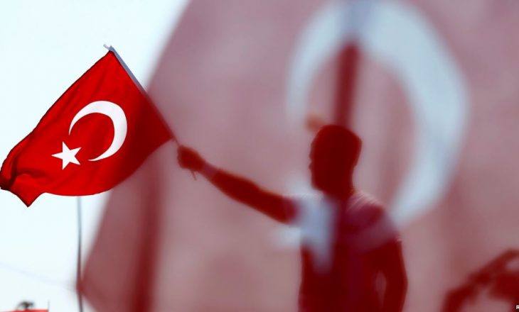 Mbi 32 mijë persona janë arrestuar pas puçit të dështuar në Turqi