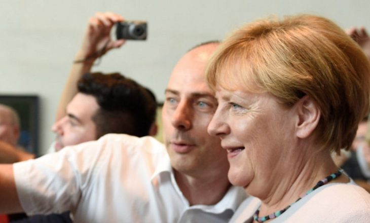 Ofensiva e butë e Angela Merkelit