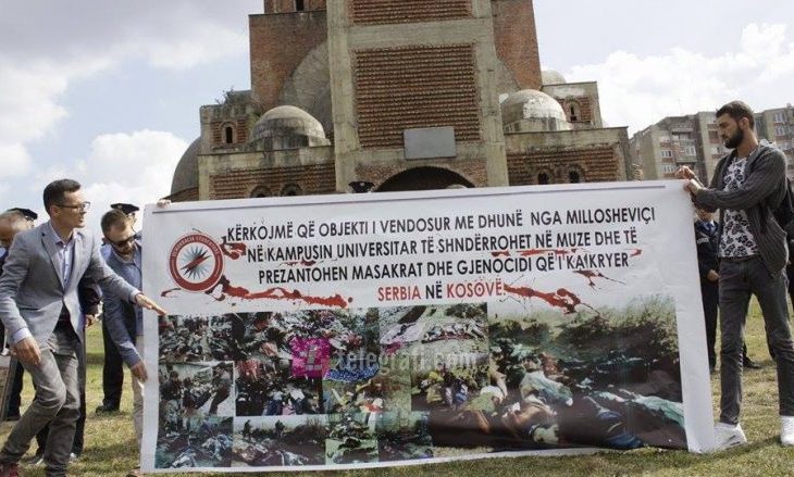 Studentët: Kisha të kthehet në muze dhe të prezantohen masakrat serbe