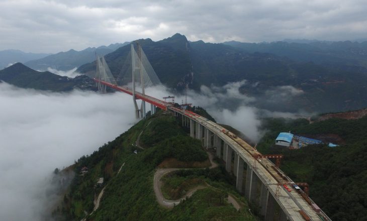 Ndërtimi i urës më të lartë në botë përfundon brenda pak muajve