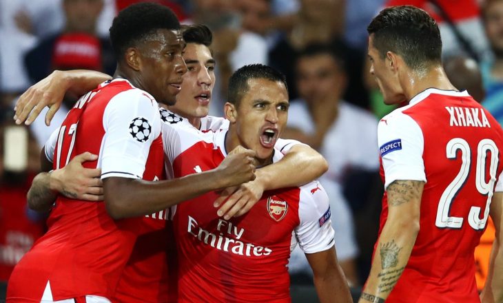 Sanchez i fiton një pikë Arsenalit në Paris