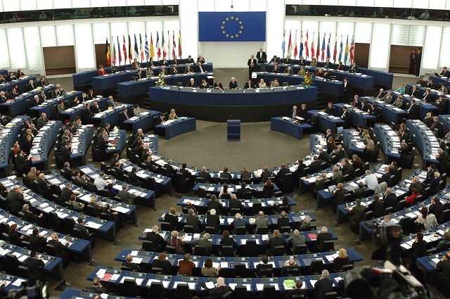 Parlamenti Evropian rikonfirmon kushtin për liberalizimin e vizave