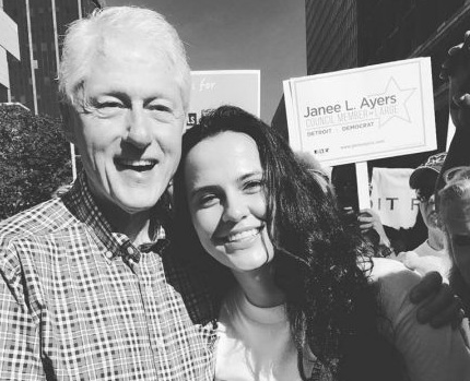 Bill Clinton entuziazmohet nga shqiptarja kandidate për Kongresin amerikan
