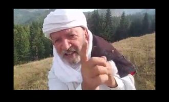 Çun Lajçi “kërcënon” me poezi Murat Mehën