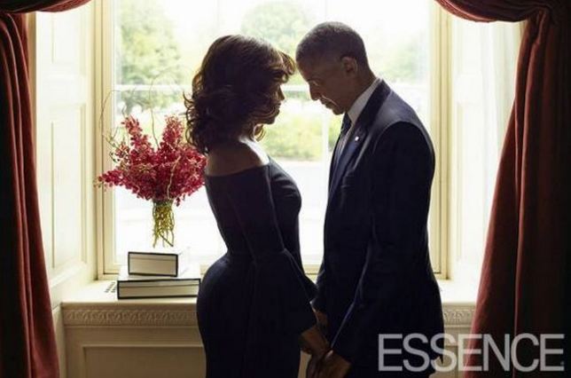 Fotoja e çiftit Obama që tërhoqi vëmendjen e të gjithëve