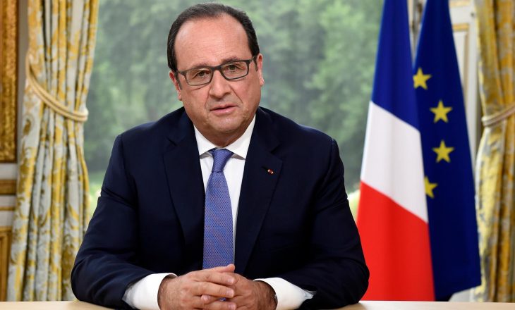 Franca kujton viktimat e sulmeve terroriste