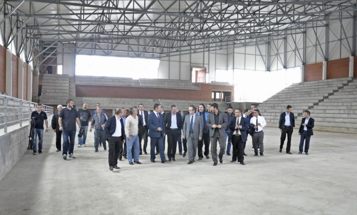 Ministri Shala: Palestra në Rahovec është një nga investimet më të mëdha në sport