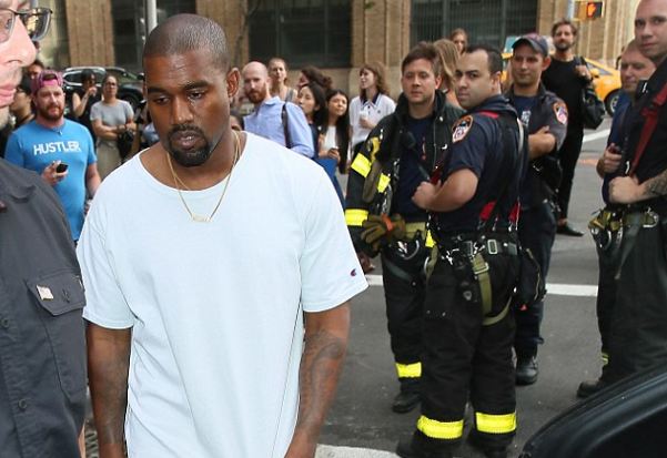 Kanye West evakuohet nga zjarrëfikësit
