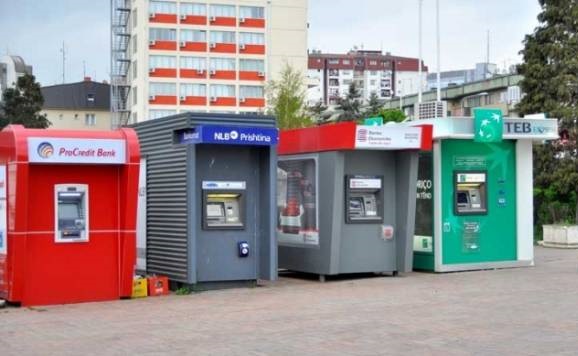 Bankat në Kosovë për një muaj fituan 8.4 milion euro